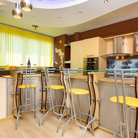 2br With Terrace By The Small Basilica & Old Town By Flat Manаger Apartmán *
