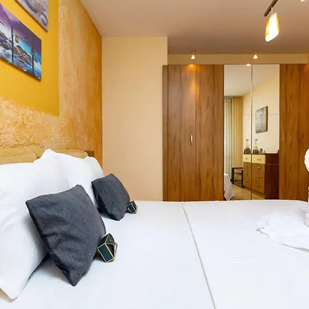 2br With Terrace By The Small Basilica & Old Town By Flat Manаger Пловдив