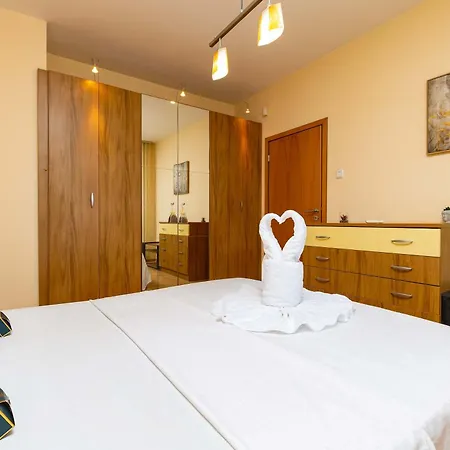 Apartmán 2br With Terrace By The Small Basilica & Old Town By Flat Manаger